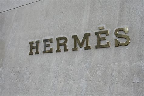 Hermès blasted for 5 envelope, ,350 paperweight 